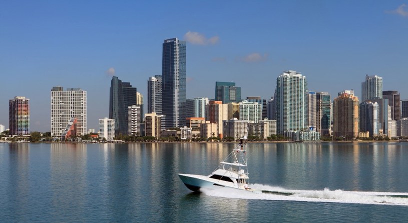 Wielkomiejska panorama Miami słynie z imponujących drapaczy chmur /123RF/PICSEL