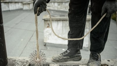 Wielkopolska: Fałszywy kominiarz oszukał kilkaset osób