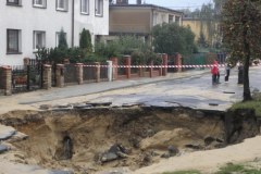 Wielkopolska: Gigantyczna dziura w jezdni
