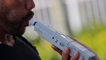 Wielkopolska: Pijany kierowca zbiegł z miejsca wypadku na S11