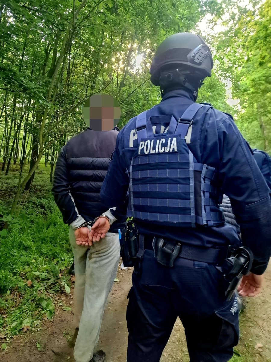Wielkopolska: Policja udaremniła ustawkę pseudokibiców. Szybka interwencja zapobiegła starciu /Policja Kalisz /Policja