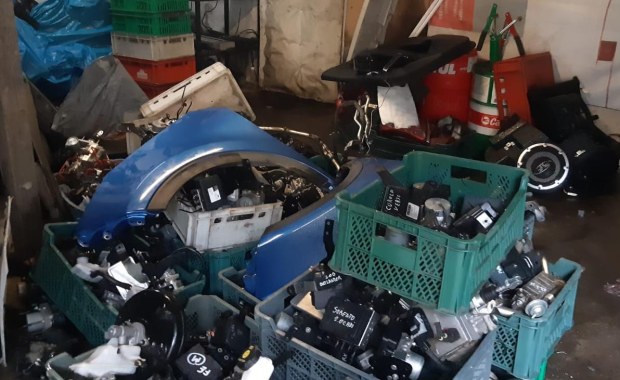 Wielkopolskie: 4 osoby zatrzymane ws. kradzieży samochodów