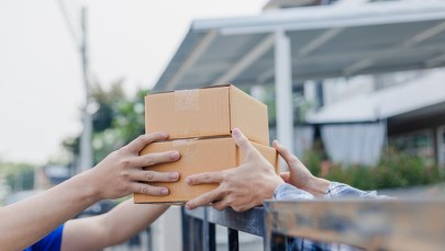 Wielkopolskie: Pijany kurier dostarczał przesyłki