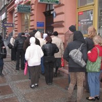 Wielkosobotnie kolejki w piekarniach