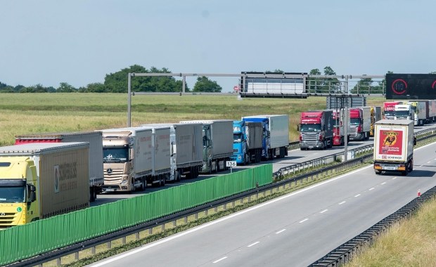 Wielokilometrowe korki z powodu remontu na A4. GDDKiA nie zrezygnuje z pobierania opłat