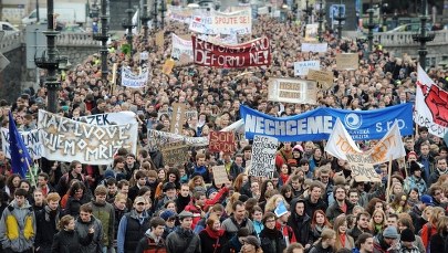 Wielotysięczna manifestacja czeskich studentów na ulicach Pragi