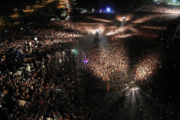 Wielotysięczny tłum na koncercie The Prodigy na Przystanku Woodstock - fot. Igor Kohutnicki /WOŚP