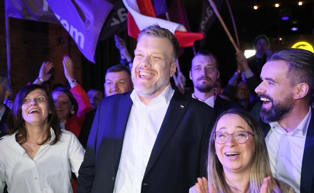 Wielu chętnych do współpracy z Zandbergiem. Partia Razem na fali