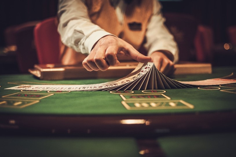 Wielu hazardzistów przegrało majątek w sopockim kasynie /123RF/PICSEL