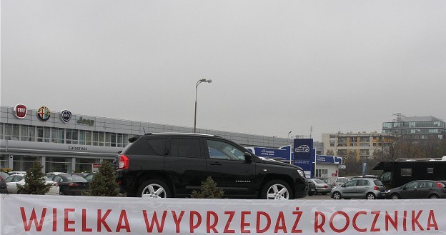 Wielu importerów próbuje bronić się przed spadkami za pomocą akcji promocyjnych. /Motor