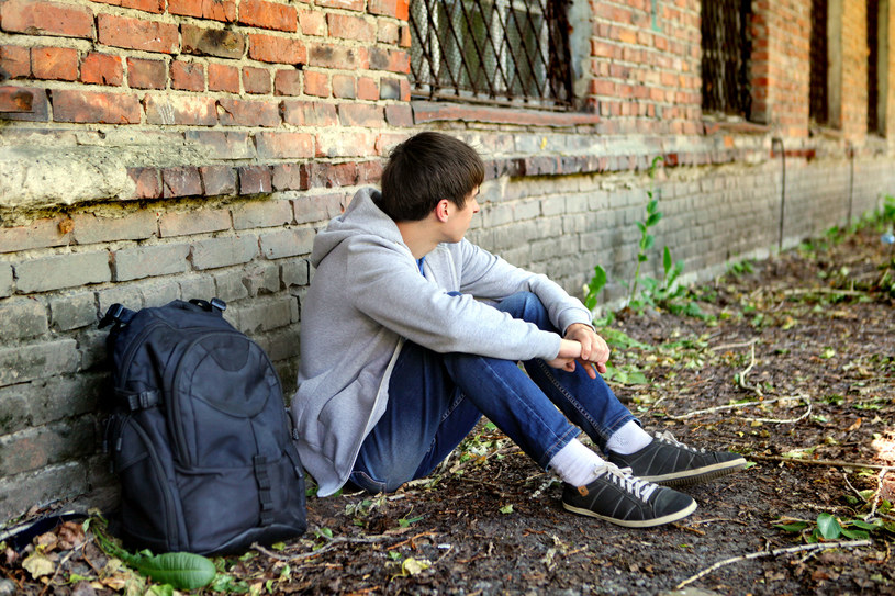 Wielu nastolatków ma depresję i myśli samobójcze /123RF/PICSEL