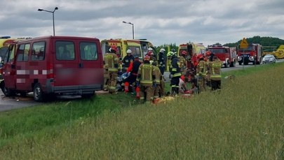 Wielu rannych w wypadku w Łódzkiem. Lądowały śmigłowce LPR