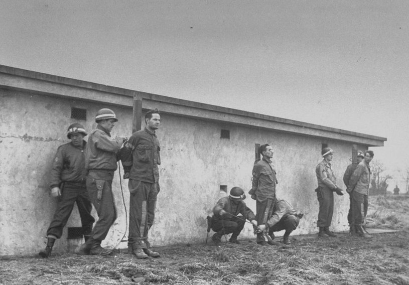 Wielu żołnierzy oddziału Skorzenego trafiło przed lufy plutonów egzekucyjnych /Domena publiczna /INTERIA.PL/materiały prasowe