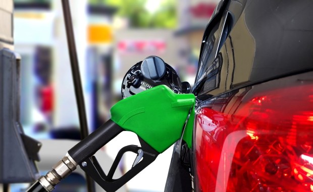 Wiemy, jak rząd chce zahamować wzrost cen paliw