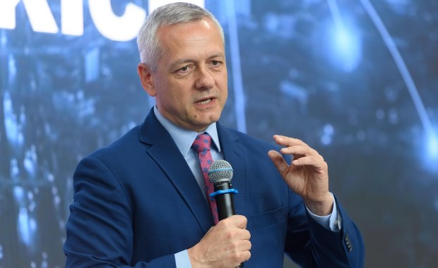 Wiemy, od kiedy nie będzie trzeba wozić ze sobą dowodu rejestracyjnego i polisy OC