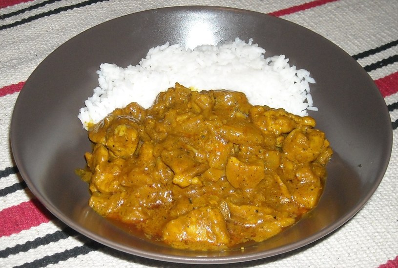 Wieprzowina curry z ananasem i mleczkiem kokosowym /INTERIA.PL