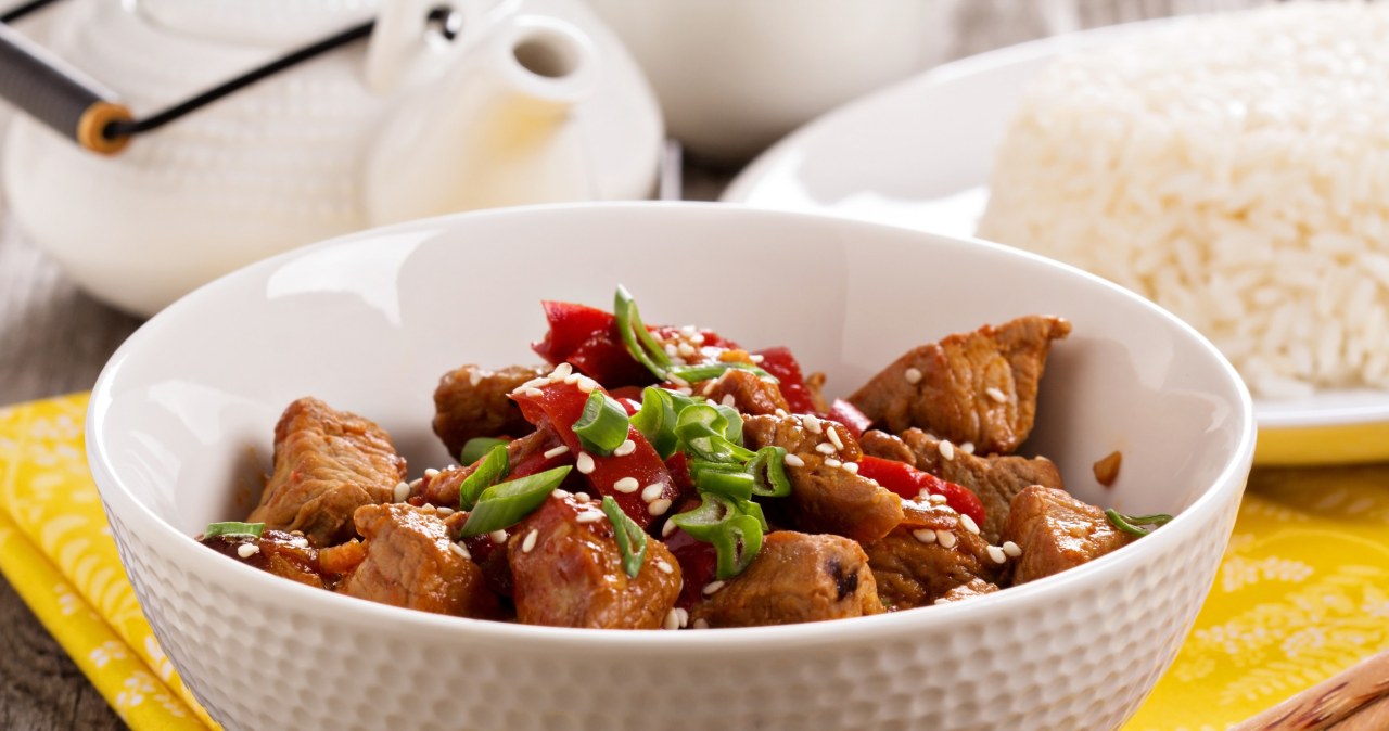 Wieprzowina w słodko-kwaśnym sosie w stylu chińskim / dragastefentiu /123RF/PICSEL