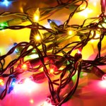 Wiesz, ile prądu pobierają lampki choinkowe? Odpowiedź może cię zaskoczyć