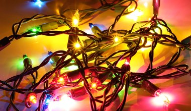 Wiesz, ile prądu pobierają lampki choinkowe? Odpowiedź może cię zaskoczyć