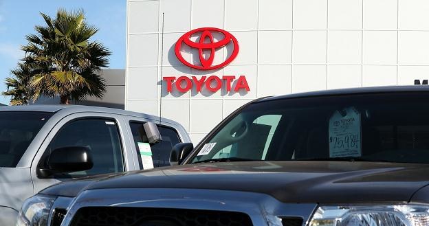 Więszość hybrydowych samochodów Toyota sprzedaje w Ameryce /AFP