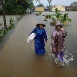 Wietnam: 18 ofiar powodzi i osunięć ziemi