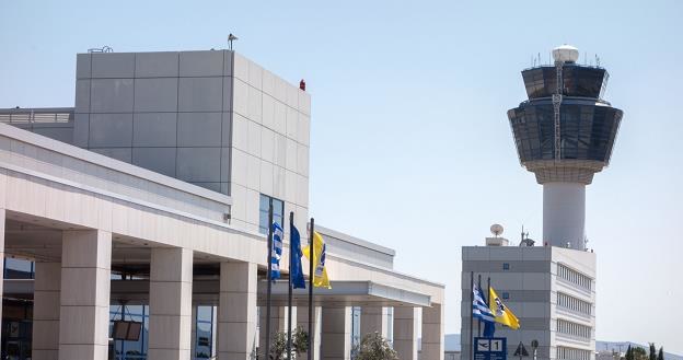 Wieża kontroli lotów w Atenach /&copy;123RF/PICSEL