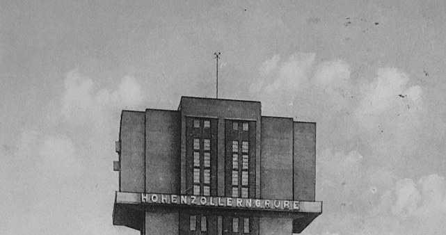 Wieża przed II wojną światową, z lewej widoczna wieża szybu Kaiser Friedrich /Wikimedia Commons /domena publiczna