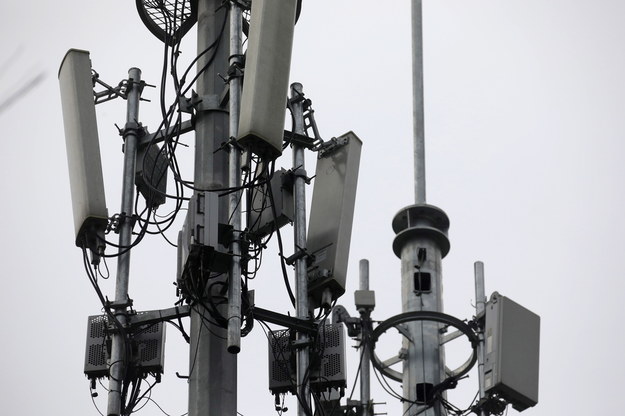 Wieża telefonii komórkowej wyposażona w 5G /WU HONG /PAP/EPA