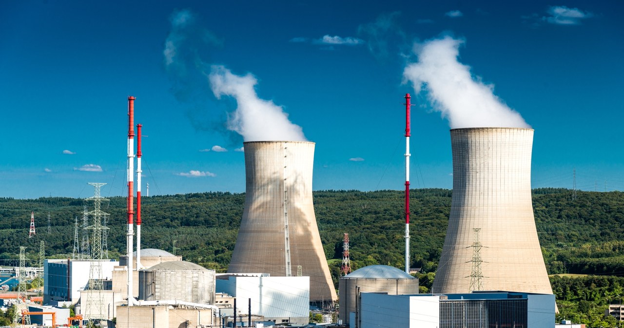 Wieże chłodnicze elektrowni jądrowej Tihange, Belgia (zdj. ilustracyjne) /123RF/PICSEL