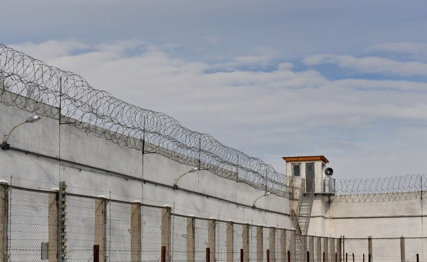 Więzienna hala do wynajęcia. Można zatrudnić nawet 50 skazanych