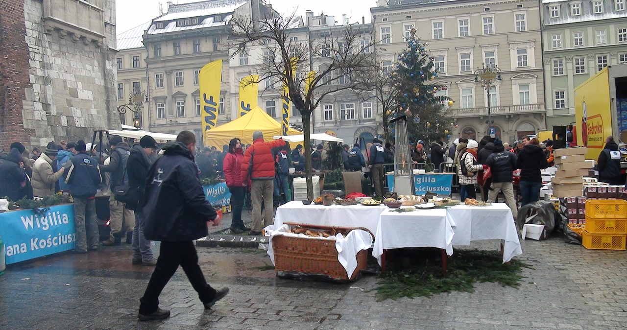 Wigilia dla potrzebujących odbyła się na krakowskim Rynku Głównym