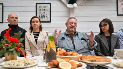 Wigilia na krakowskim Rynku: Ciepło, wsparcie i nadzieja dla potrzebujących