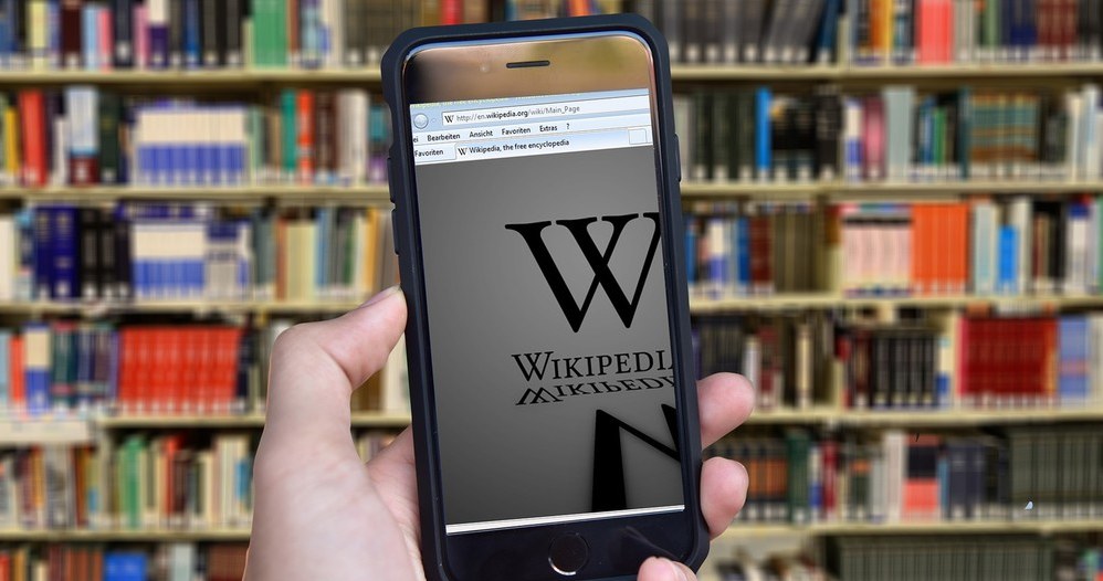 Wikipedia pełna swastyk. To dzieło internetowego wandala, który chciał ją zniszczyć /Geekweek