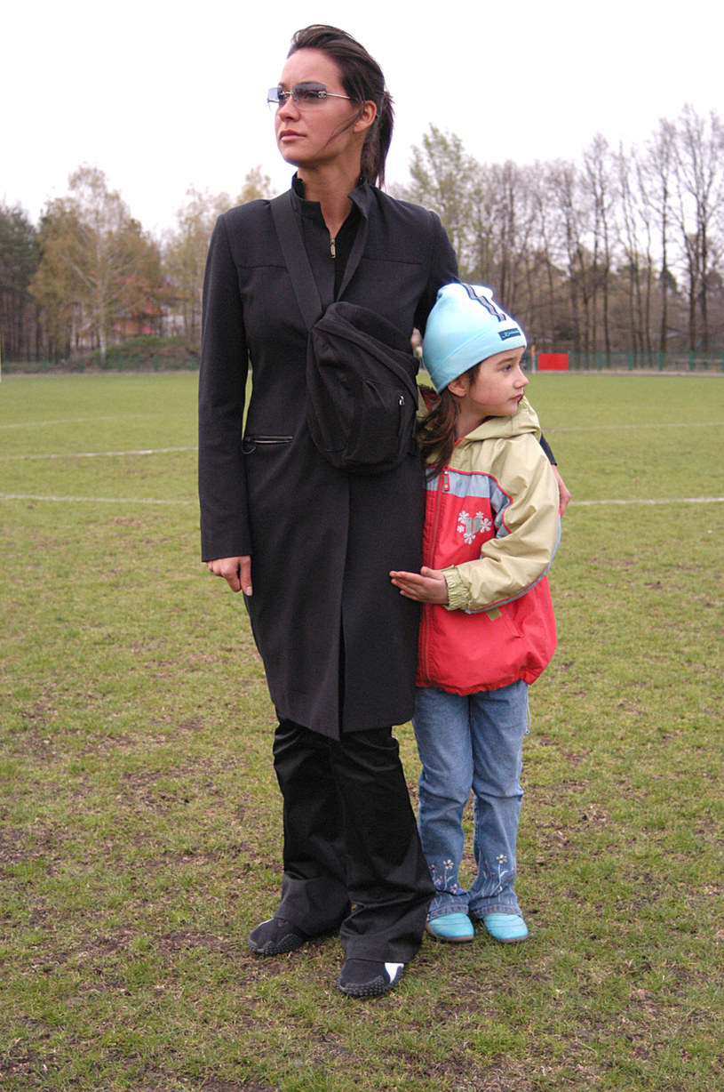 Wiktoria Goszcz z mamą w 2003 roku /Zawada /AKPA