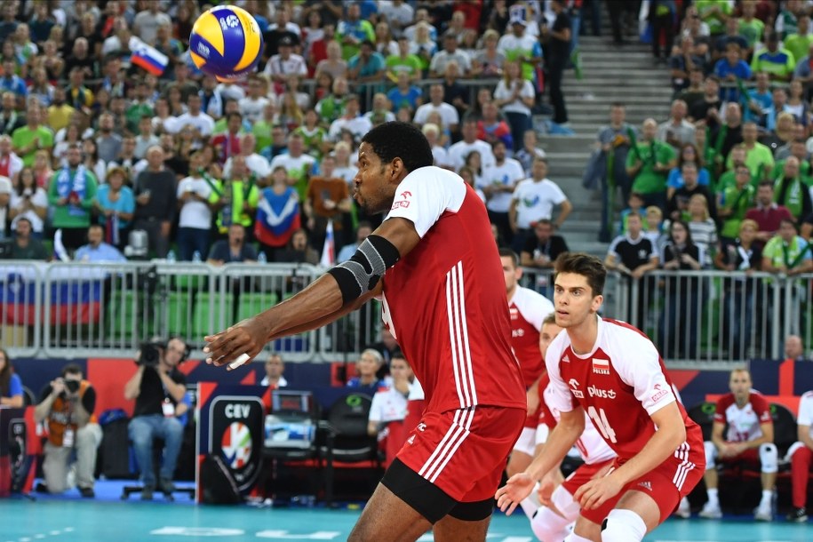 Wilfredo Leon podczas meczu ze Słowenią / 	Maciej Kulczyński    /PAP