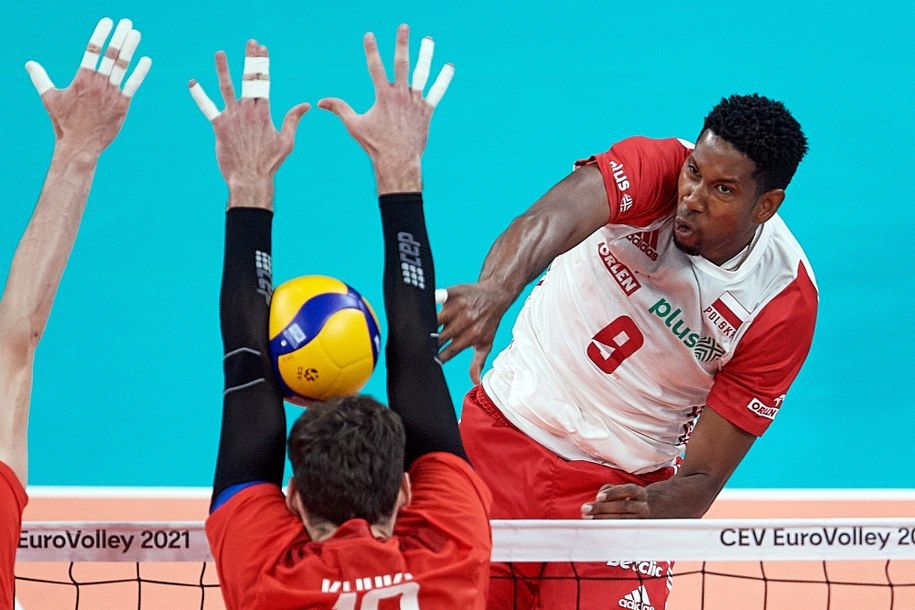 Wilfredo Leon w meczu ćwierćfinałowym mistrzostw Europy siatkarzy Polska - Rosja /Adam Warżawa /PAP