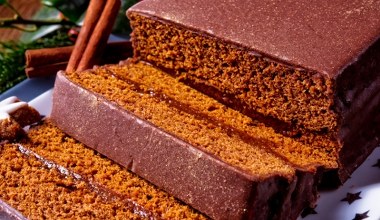 Wilgotny i pachnący piernik Magdy Gessler. Od razu do jedzenia, rozpływa się w ustach