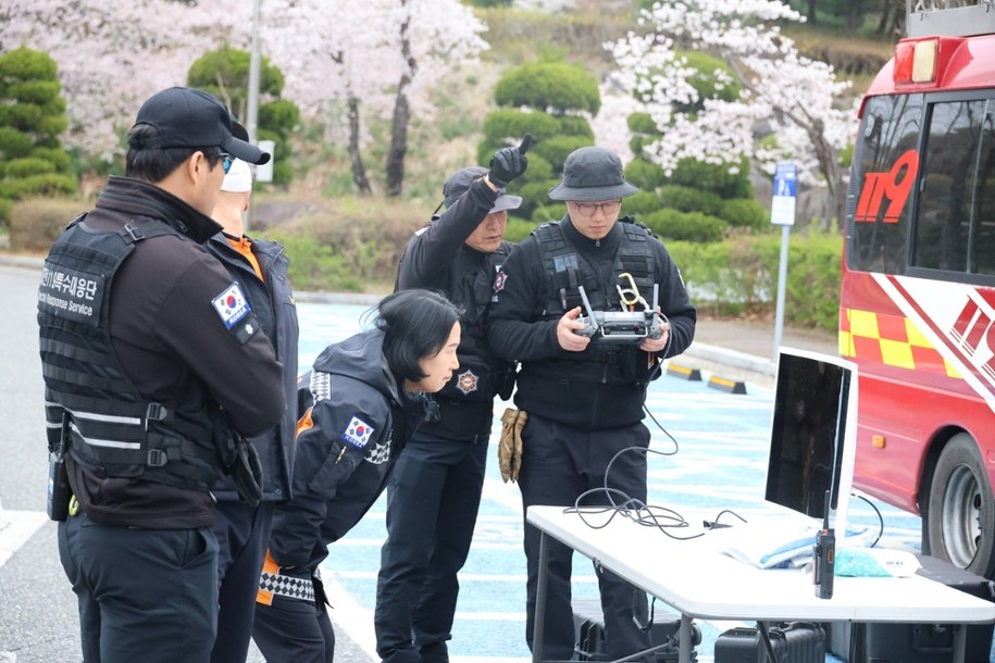 Wilk uciekł z zoo w Korei Południowej – setki służb w akcji /YONHAP   /PAP/EPA