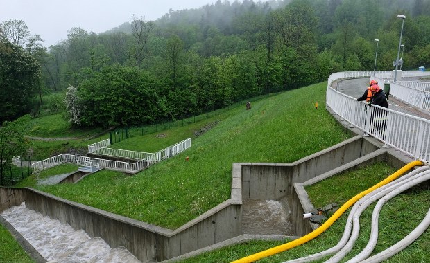Wilkowice: Zapora stwarzająca zagrożenie ma zostać rozebrana