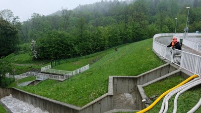 Wilkowice: Zapora stwarzająca zagrożenie ma zostać rozebrana