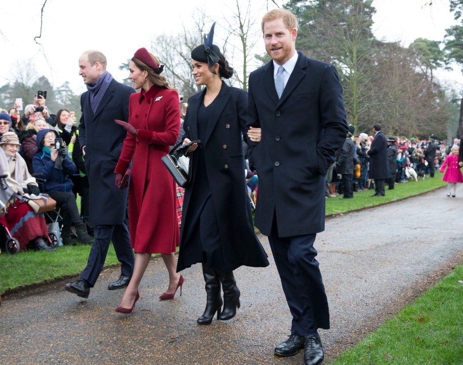 William, Kate, Meghan i Harry w drodzę na mszę w kościele w Sandringham / 	STR   /PAP/EPA