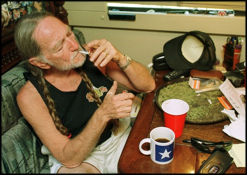 Willie Nelson zawsze zachwalał palenie marihuany /Getty Images/Flash Press Media