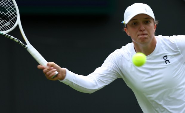 Wimbledon: Iga Światek zagra z Sarą Sorribes Tormo. Kiedy mecz?