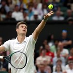 Wimbledon: Mecz Hurkacza z Djokovicem przerwany po dwóch setach