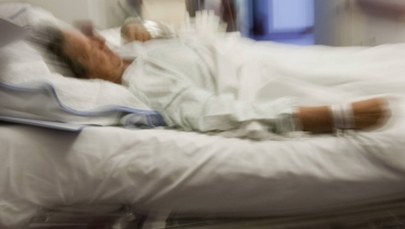 Winda nie działa. Pacjenci Zachodniopomorskiego Centrum Onkologicznego są noszeni po schodach