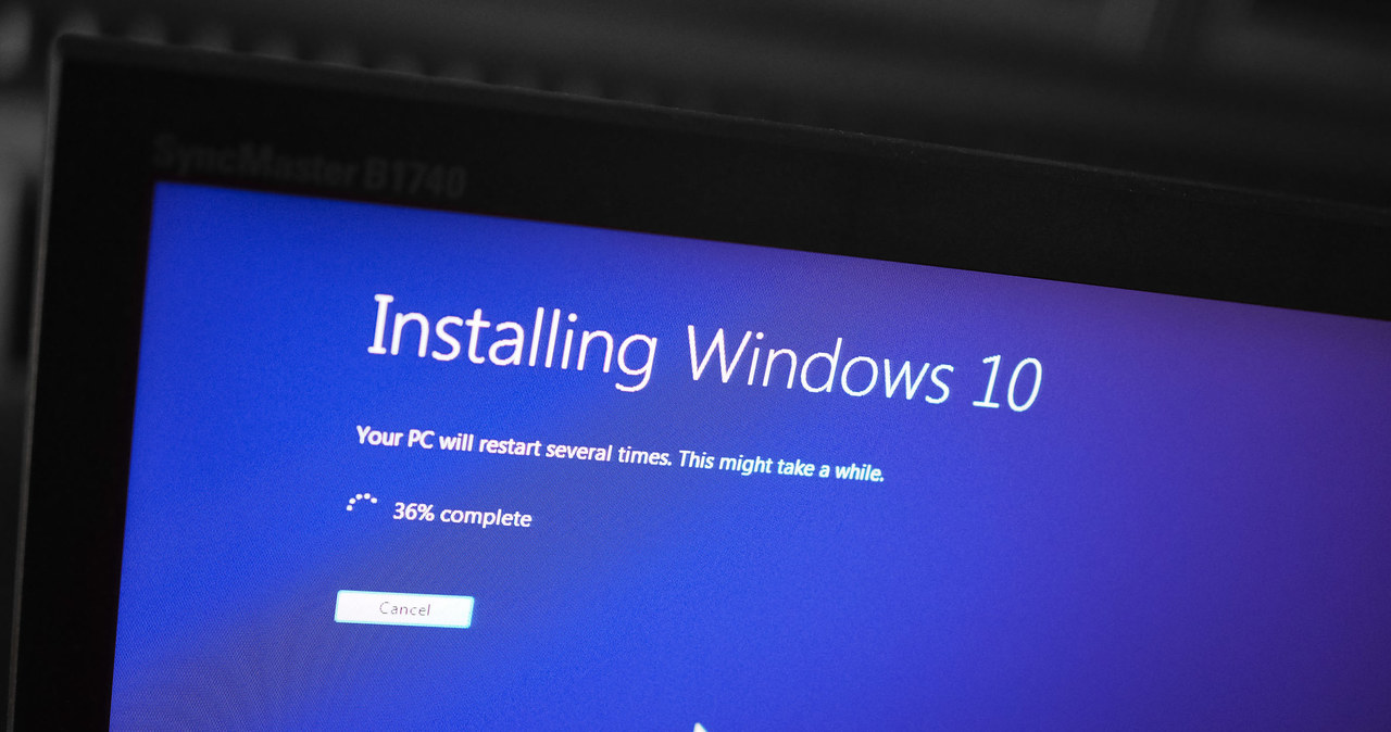 Windows 10 z kolejną aktualizacją /123RF/PICSEL