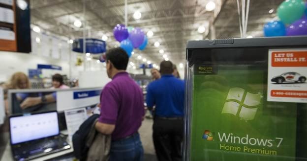 Windows 7 - minął rok od premiery /AFP