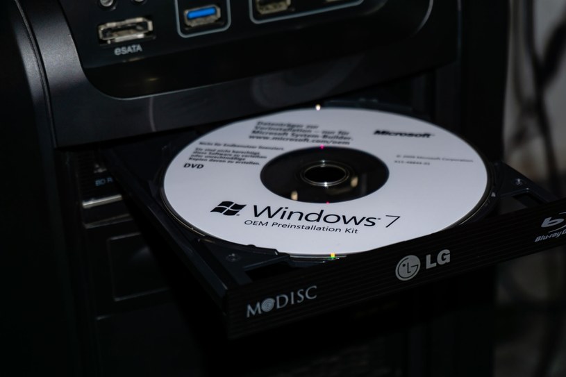 Windows 7 nadal pozostaje popularnym systemem operacyjnym /123RF/PICSEL