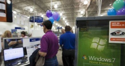 Windows 7 radzi sobie coraz lepiej /AFP