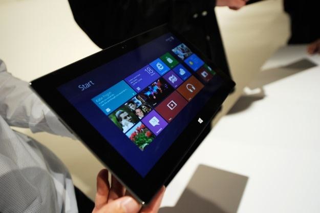 Windows 8 namiesza w rankingach popularności systemów operacyjnych /AFP